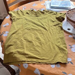 lululemon athletica Short Sleeve Tee in Olive Green